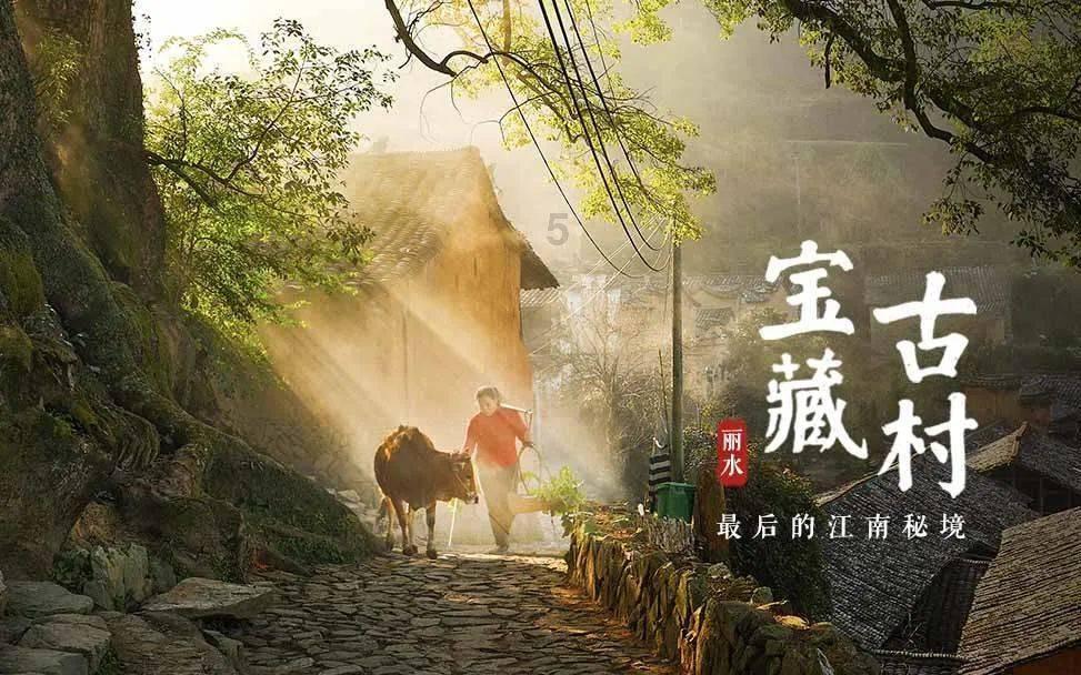 蒸肠粉是广东地区的一道传统小吃,以其嫩滑、口感鲜美而备受喜爱